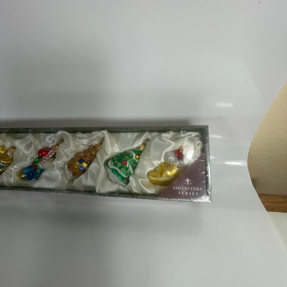 Collectors Series 489544- Mini Glass Hand-Painted European Figure Ornaments Set - Picture 2 of 7